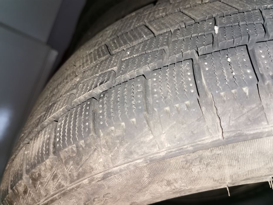 Продам зимние шины