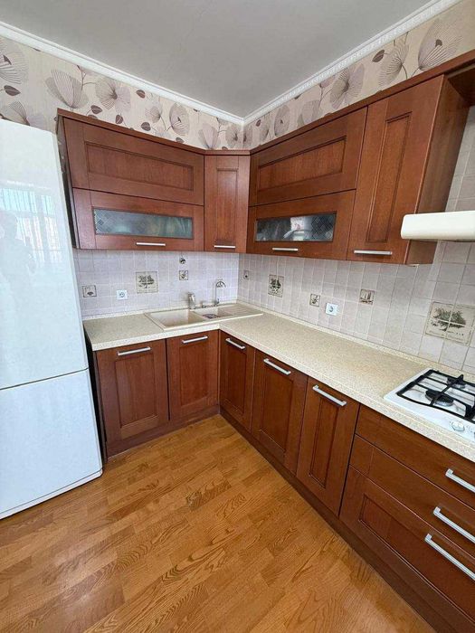 Продам 4 комнатную квартиру