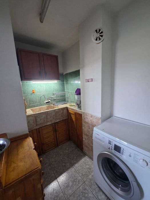 Продава се 3- стаен апартамент в кв. Бадема
