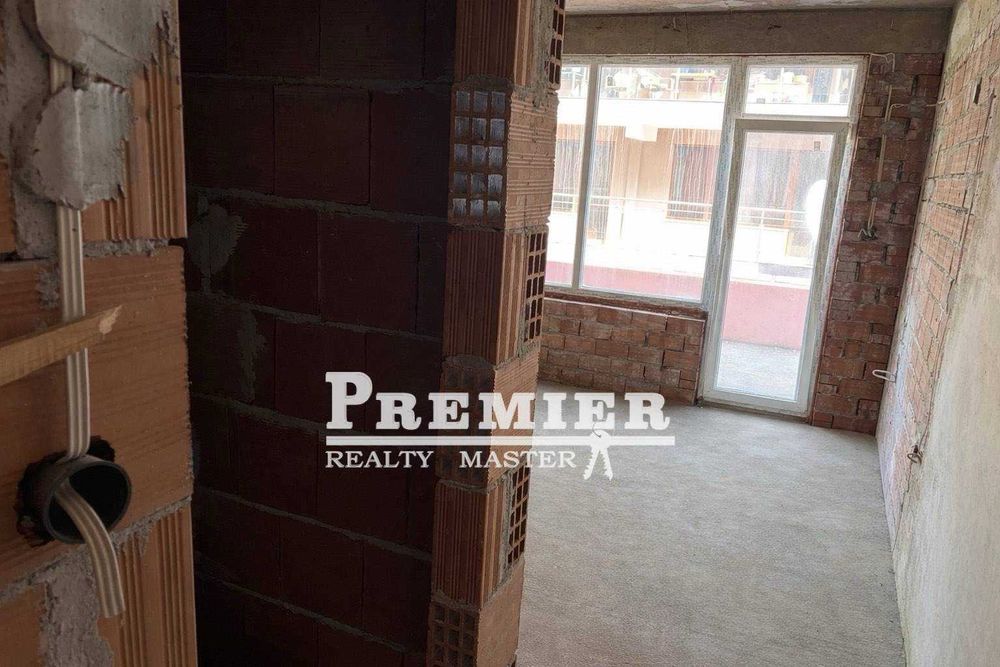 Продава се Хотел в Поморие - 430 кв.м за 415 €/кв.м - Снимка #1