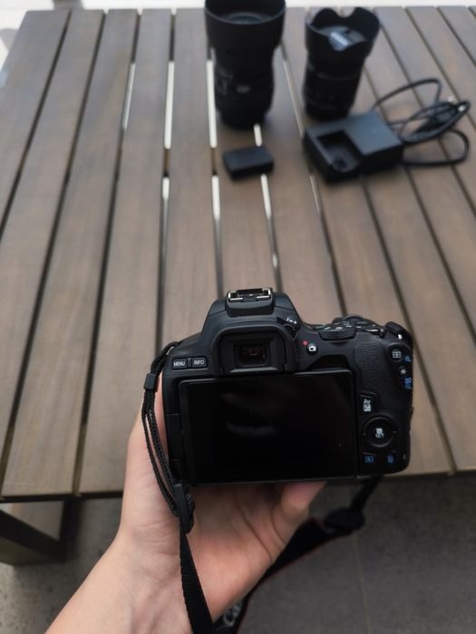 Canon EOS 250D Kit Complet