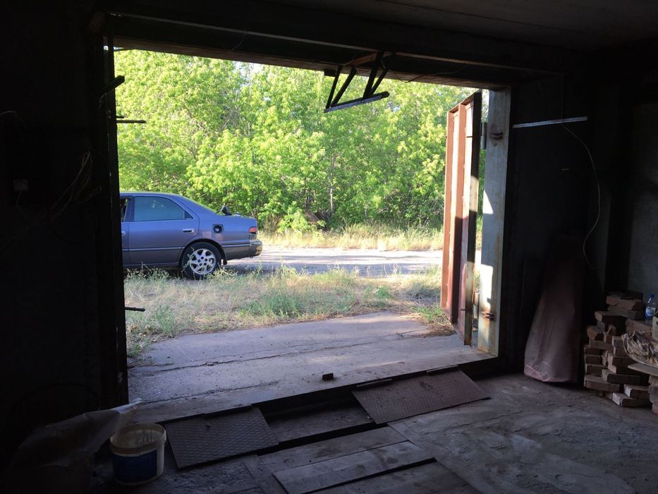 Продам гаражный бокс 60 кв