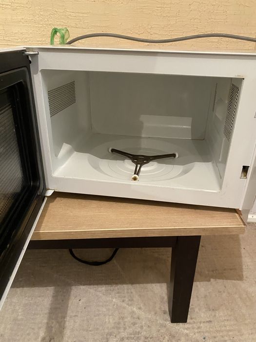 Продаю микроволнока работает отлично