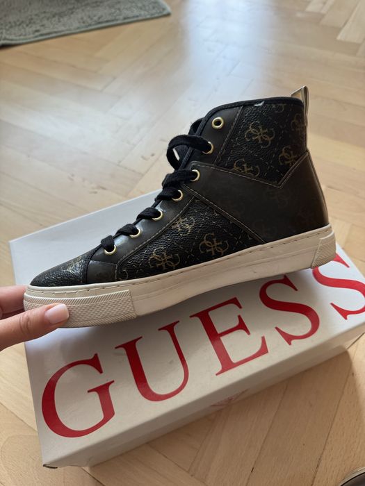 Високи маратонки Guess