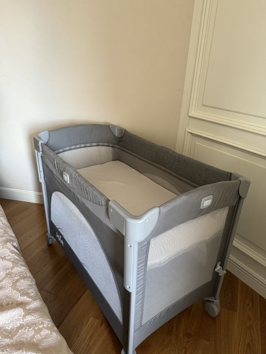 Детская кроватка joie