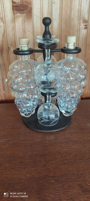 дърворезба козирог, винопроизводител,поставка за вино