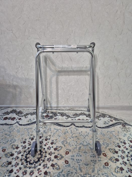 Ходунки металлические   Новые