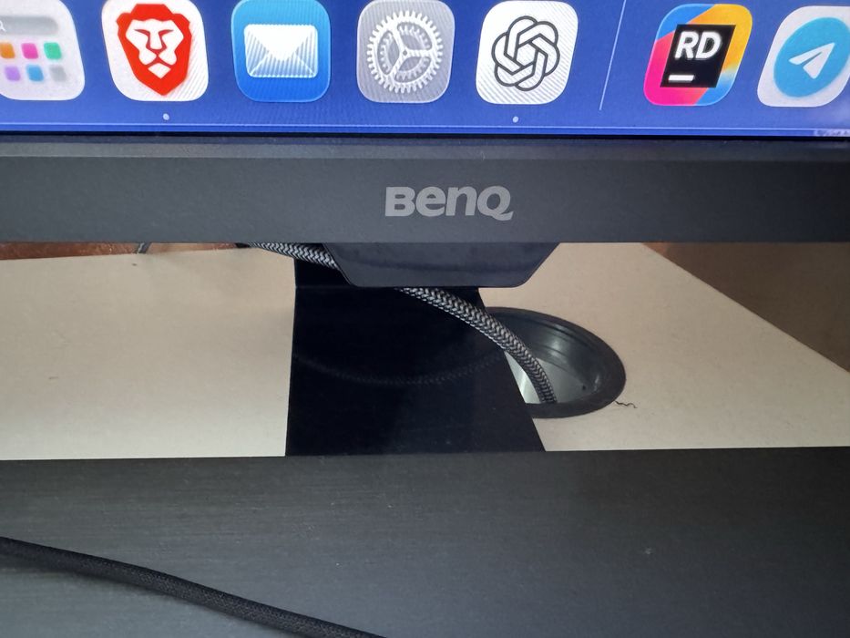 Benq 4K UHD AMD Free Sync 32 инча монитор HDR Low Blue Light ew3270u-t