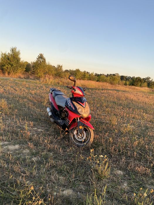 Vând scuter gy6 100cc 4t