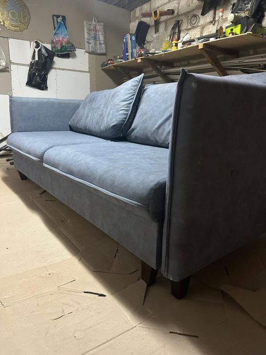 Продается диван в хорошем состоянии