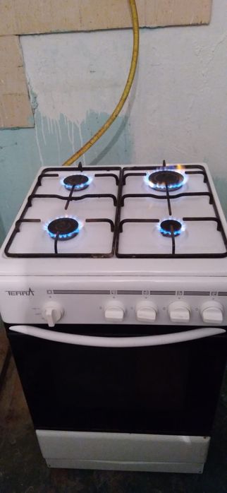 Газ плита жасап тур