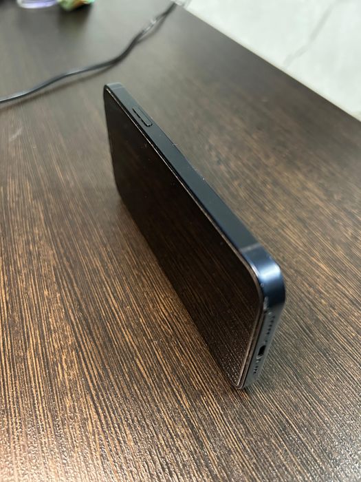 iPhone 12 128 гб аккумулятор 75% б/у