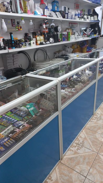 продам витрины для товаров