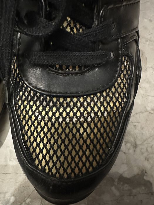 Кроссовки женские