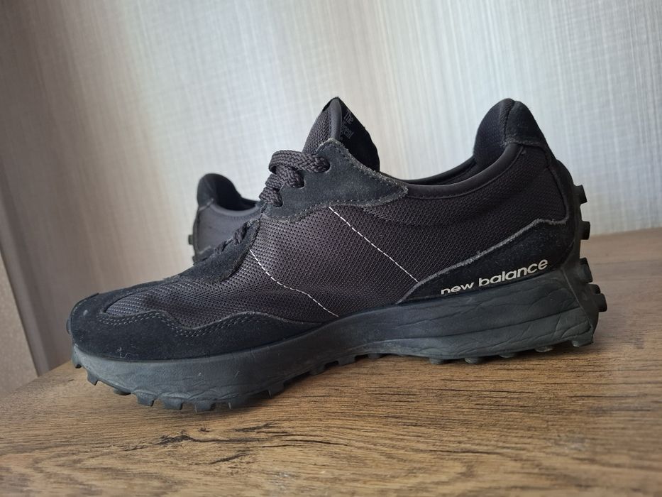 New balance 327 маратонки 42 номер.