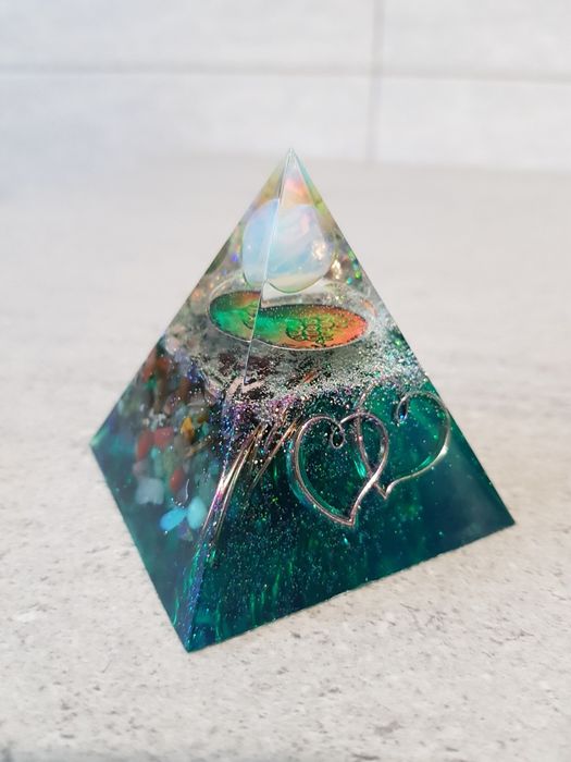 Piramida orgonica pt atragerea dragostei