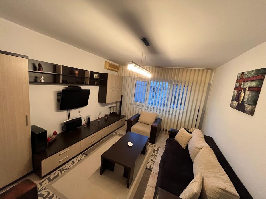 Inchiriez apartament 3 camere Constanta zona  Brotacei