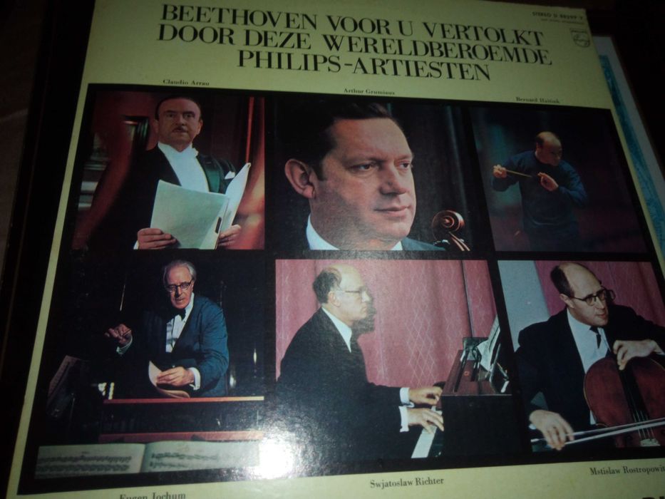 de  vanzare   set  de  bachelit  clasic !!!