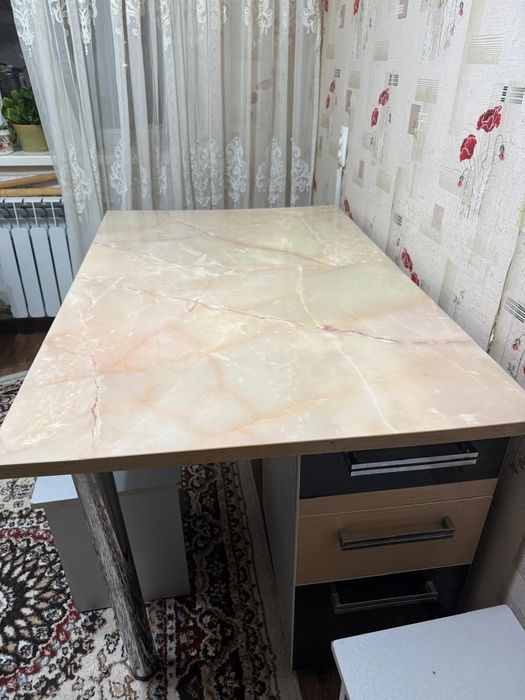 Продам кухонный мебель