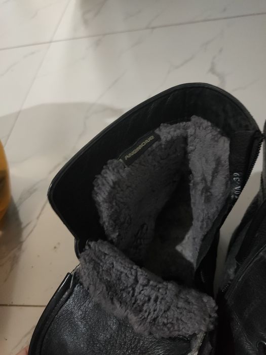 Зимний ботинки 3500тг  38размер