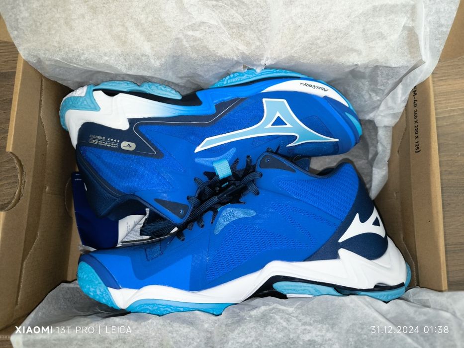 Волейболни маратони/обувки Mizuno Wave Lighting Z8 Mid