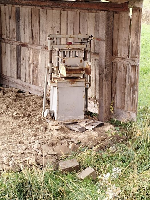 Presa bolțari de beton și pavaj