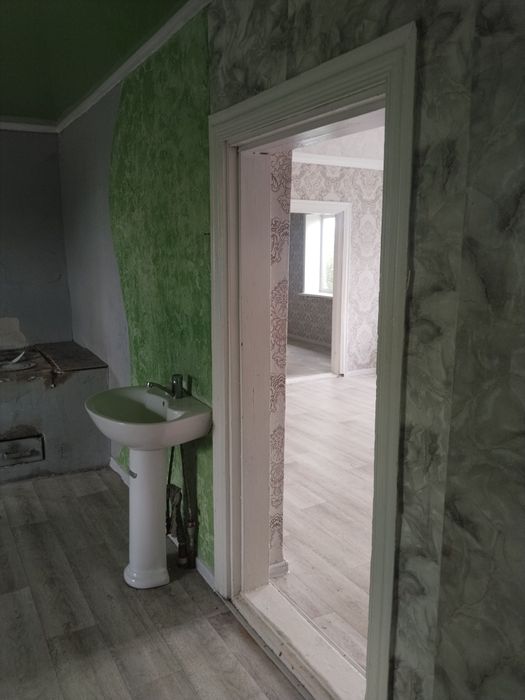 Продам дом  неподолеку от города