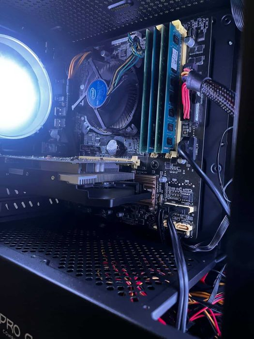 gaming компютър CUSTOM