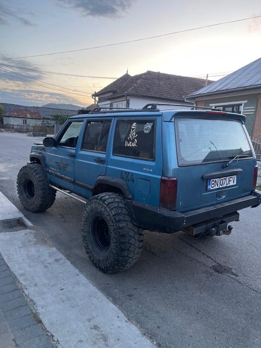 Jeep Cherochee motor bmw