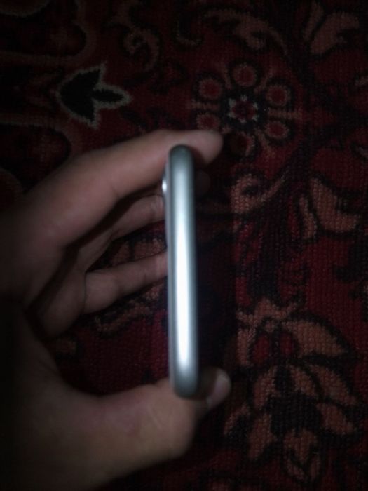 Iphone 11 srochna sotiladi