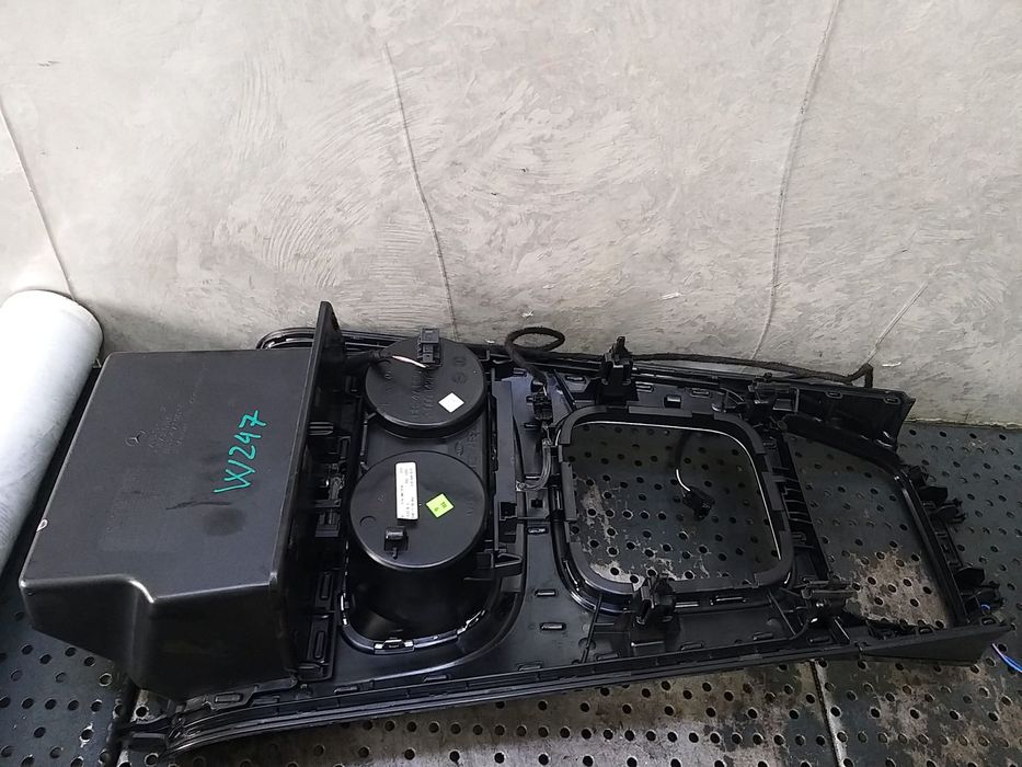 Consola centrala mercedes b class w247