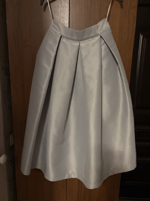 Атласная юбка A силуэта