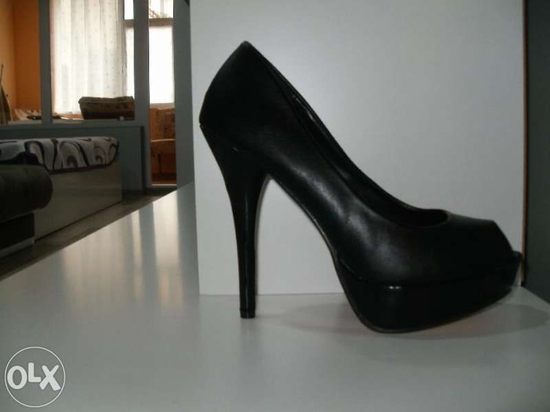 Чисто нови обувки с много висок ток+подарък