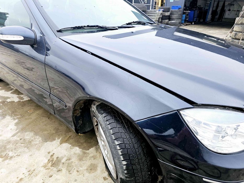 Aripa dreapta fata Mercedes Clasa C (W204) [Fabr 2000-2007] 189 NEGRU