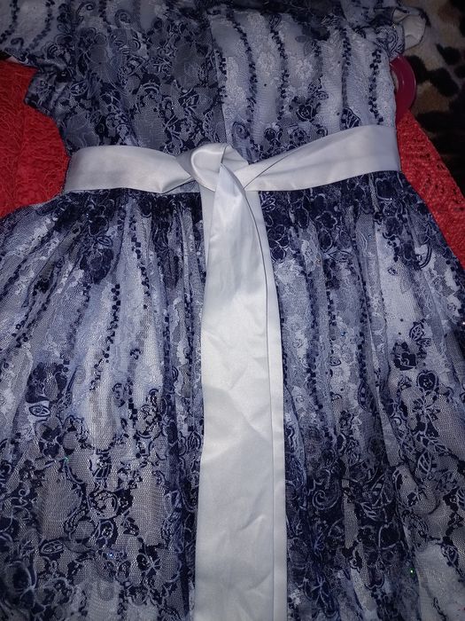 Продам платье на праздник