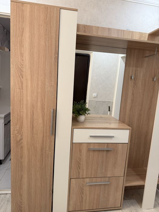 Продаю шкаф для прихожей