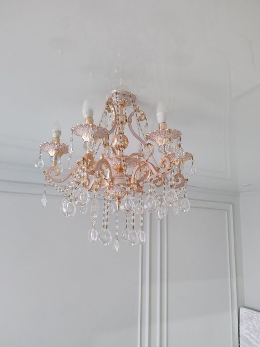 Люстра сатылады.