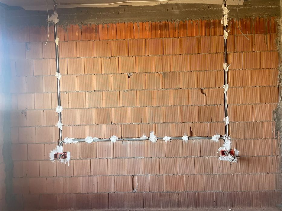 Electrician cu experienta