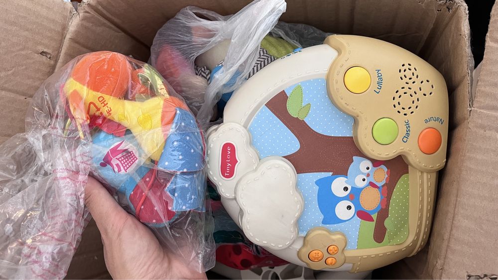 Продам принадлежности для младенца, мобиле, соски