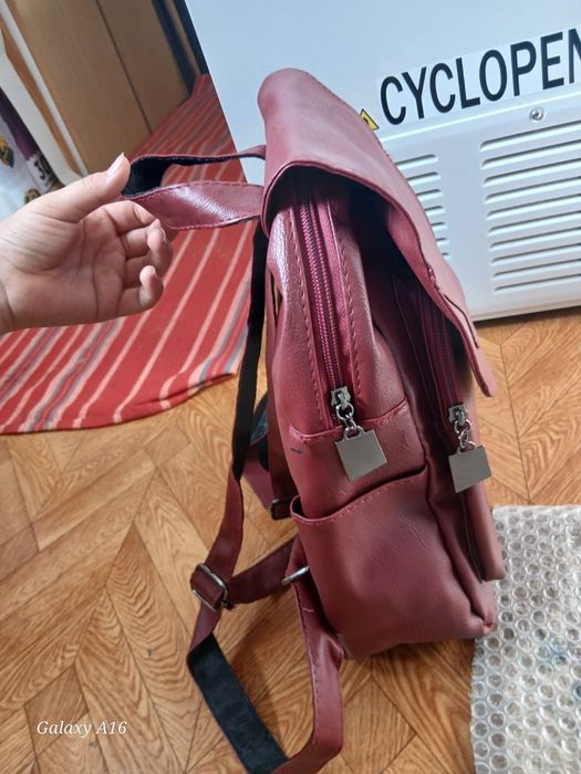 Стильді бордо рюкзак, жаңа күйде
