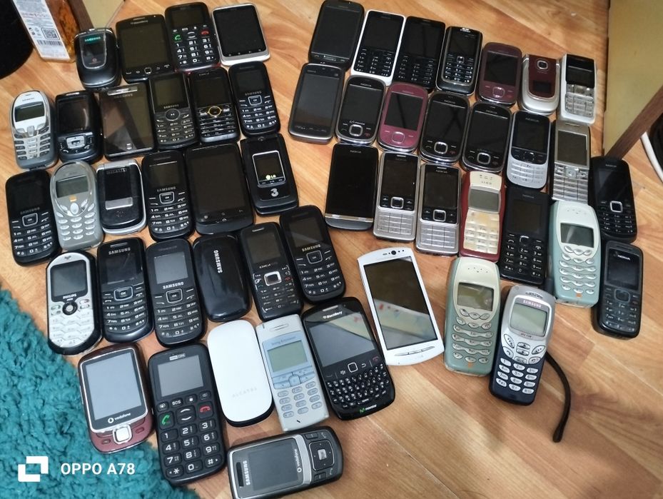 Vând telefoane funcționale