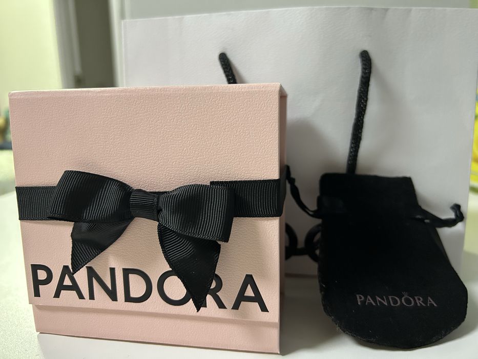 серьги PANDORA бантик-гвоздики