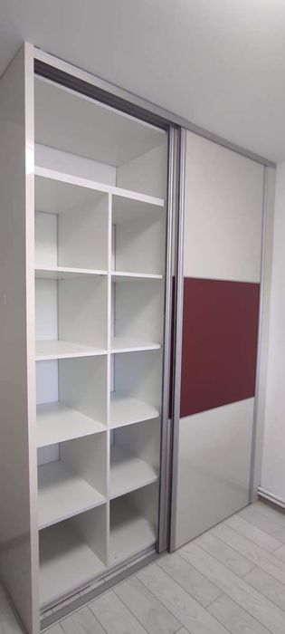 Mobilier la comandă