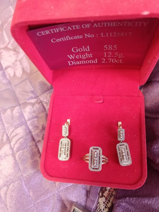 Продам бриллиантовый комплект