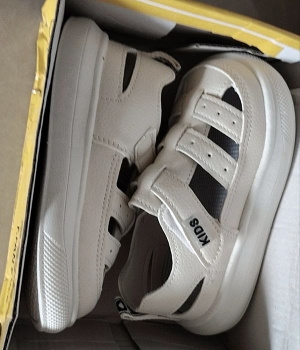 Новая обувь детская белая