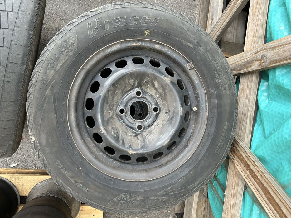 Продам диски с резиной 185 70 R14