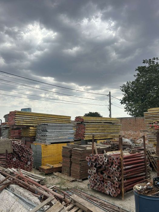 Кофраж за всички нужди под наем транспорт с кран