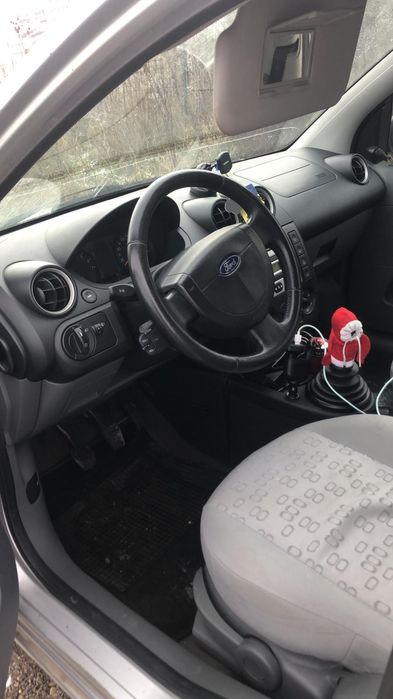 Ford Fiesta 1.4 benzină an 2003
