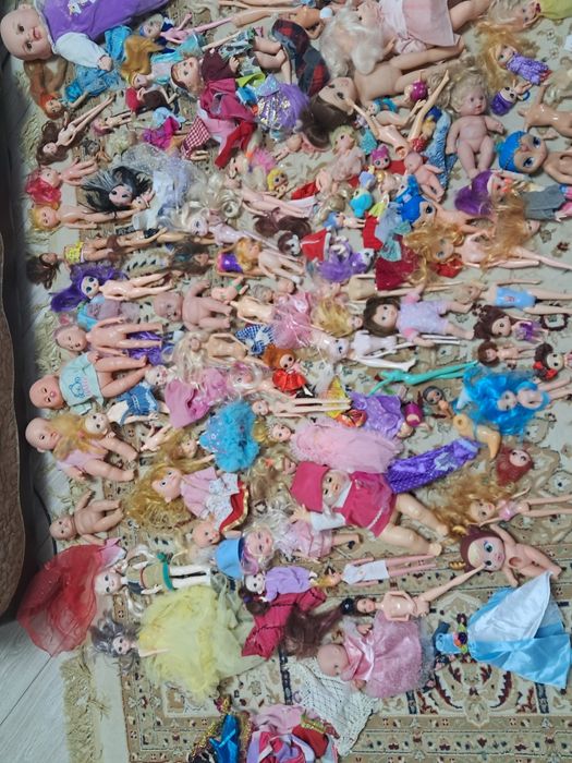 Срочно много разных кукол.