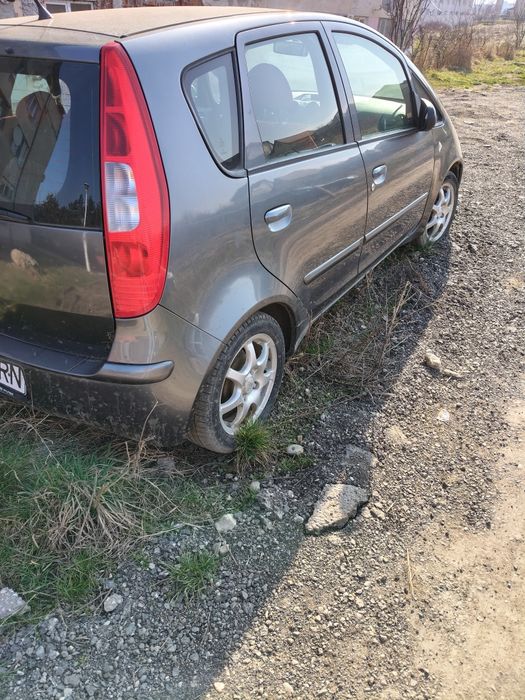 Vând Mitsubishi Colt 2005